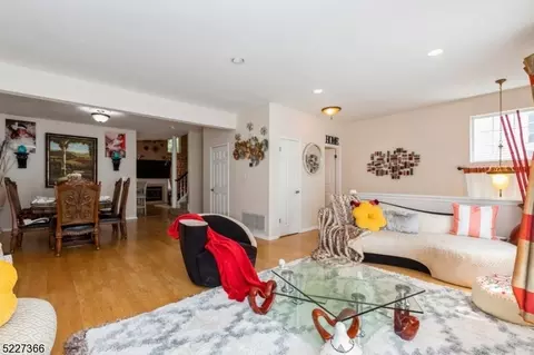 74 Eider Ct, Wayne, NJ 07470 photo 7