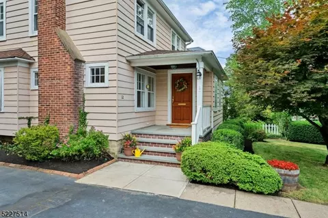 12 Lum Ave, Chatham, NJ 07928