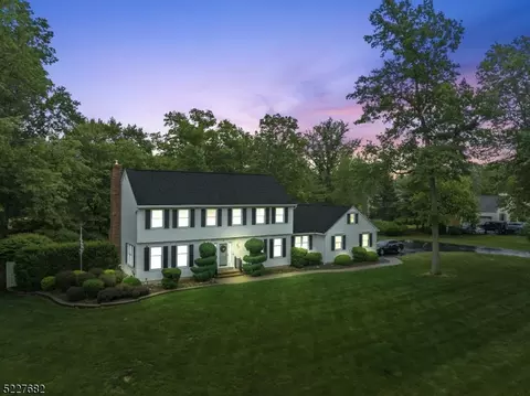 9 Walnut Grove Rd, Hillsborough, NJ 08844