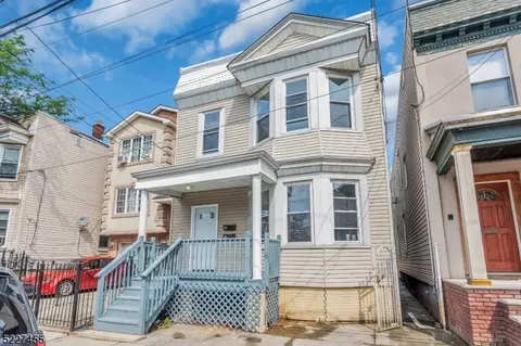 596 S 20th St, Newark, NJ 07103
