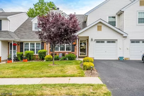 241 Tintern Ct, Somerset, NJ 08873