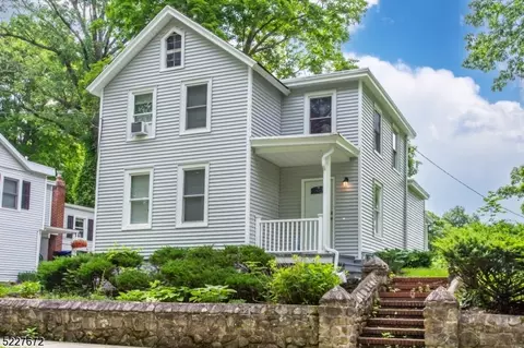 67 Madison St, Newton, NJ 07860