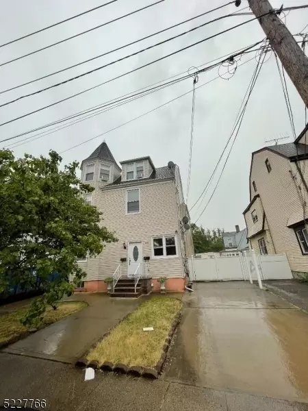 43 Schuyler St, Belleville, NJ 07109
