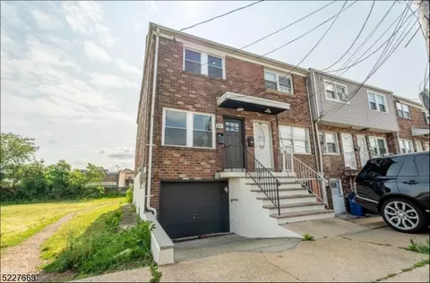 100 Suburbia Dr # A, Jersey City, NJ 07305