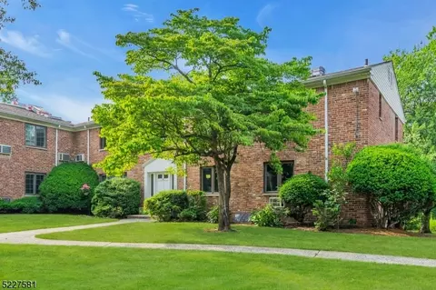 93 Troy Dr #C, Springfield, NJ 07081