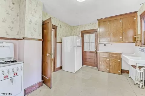 25 John St, Passaic, NJ 07055 photo 11