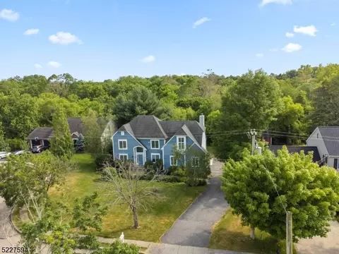 103 Robins Ct, Hackettstown, NJ 07840