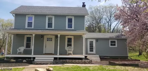 5 Pierson Ln, Oxford, NJ 07863