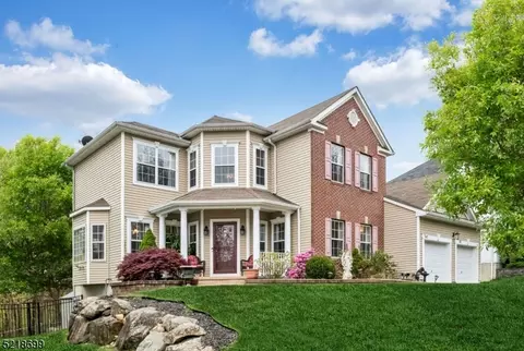 862 Ravine Rd, Jefferson, NJ 07849