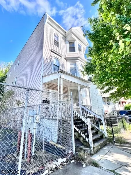 136 S 11th St, Newark, NJ 07107