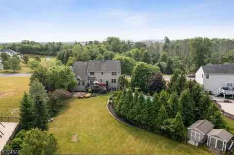 5 Castleton Ln, Flemington, NJ 08822 photo 2