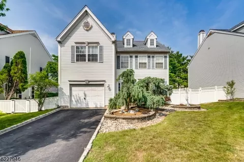 18 Magellan Way, Franklin Twp, NJ 08823