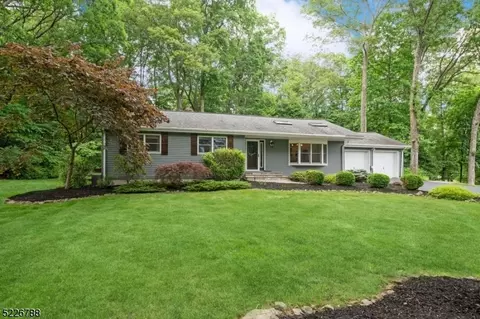 47 Beech Rd, Randolph, NJ 07869