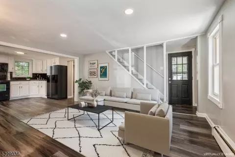 37 Vannatta St, Washington, NJ 07882