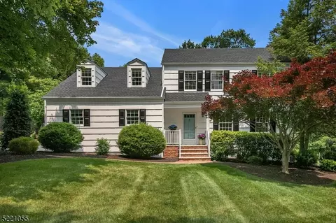 30 Autumn Dr, Bernards, NJ 07920