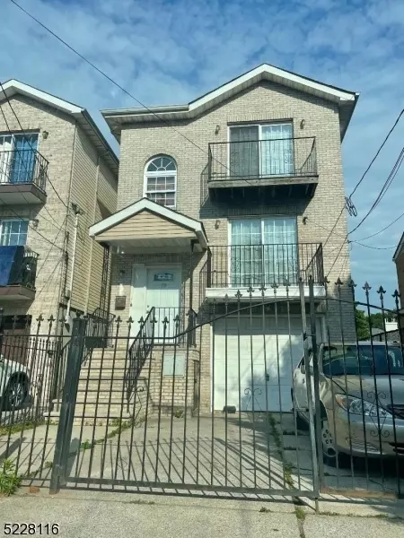 531 S 18th St, Newark, NJ 07103