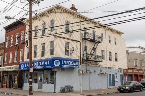 169 3rd St, Elizabeth City, NJ 07206
