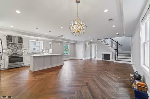 438 John St, East Newark, NJ 07029