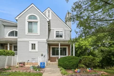 33 Whitehall Ct, Hillsborough, NJ 08844