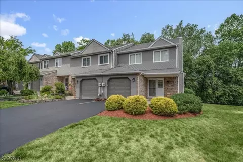 14 Guilford Ct, Morris Plains, NJ 07950