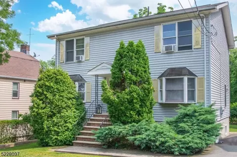 16 Ward Pl, Montclair, NJ 07042