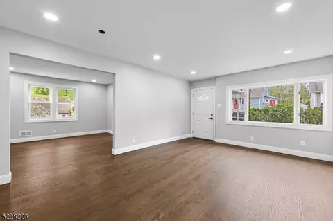921 Grandview Ave, Union, NJ 07083