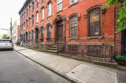 20 Linden St, Newark, NJ 07102