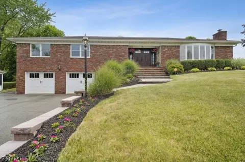 45 Shrewsbury Dr, Livingston, NJ 07039