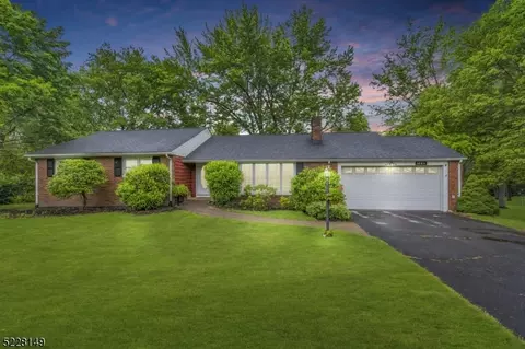 1660 Valley View Rd, Bridgewater Twp, NJ 08836