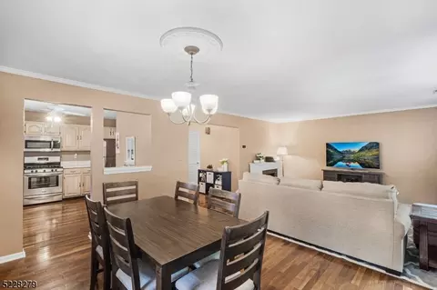 142 Vista Dr, Cedar Knolls, NJ 07927