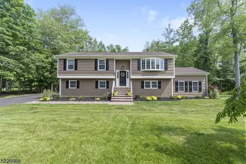 51 Milton Ave, Long Hill, NJ 07933