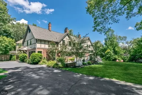 31 Headley Rd, Morristown, NJ 07960
