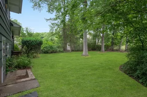 25 Sunset Ter, Wayne, NJ 07470 photo 2