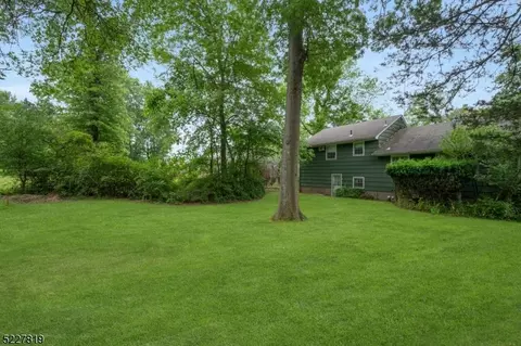 25 Sunset Ter, Wayne, NJ 07470 photo 3