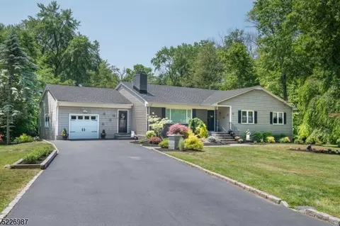 12 Dogwood Cir, Montville Twp, NJ 07058
