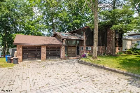 3 Winona Trl, Jefferson, NJ 07849