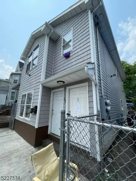740 E 18th St, Paterson, NJ 07501