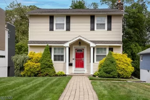 53 Ferndale Rd, Caldwell, NJ 07006