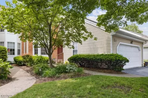 150 Dezenzo Ln, West Orange, NJ 07052