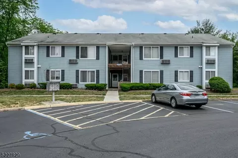57 Eton Way, Somerset, NJ 08873