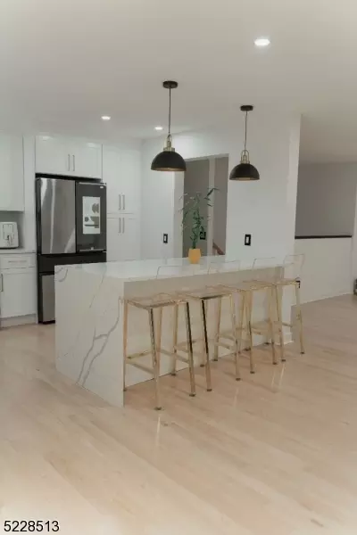 903 Rock Ln, Newton, NJ 07860