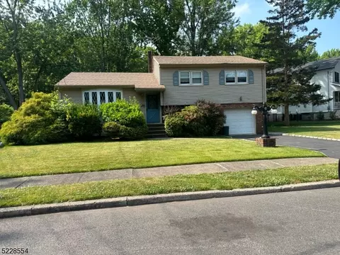 2 Baldwin Ct, Cranford, NJ 07016