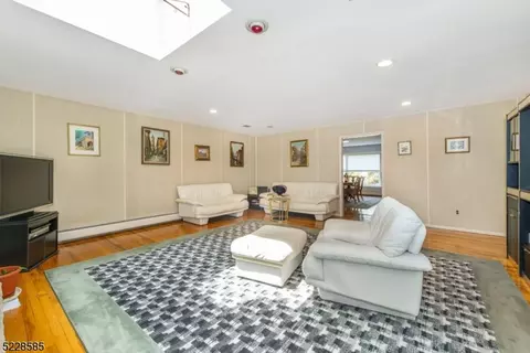 197 Webster Dr, Wayne, NJ 07470 photo 8
