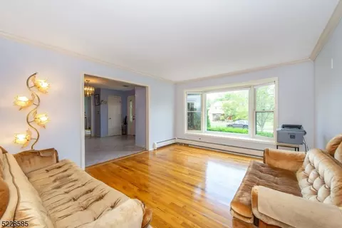 197 Webster Dr, Wayne, NJ 07470 photo 4