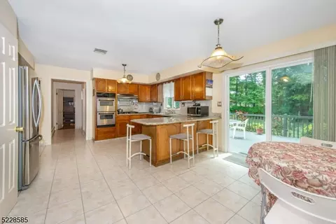 197 Webster Dr, Wayne, NJ 07470 photo 5