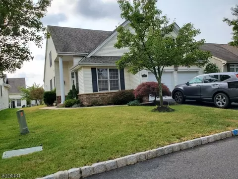 39 Constitution Way, East Franklin, NJ 08873