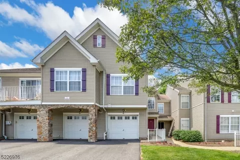 105 Boulder Ridge Dr, Randolph, NJ 07869