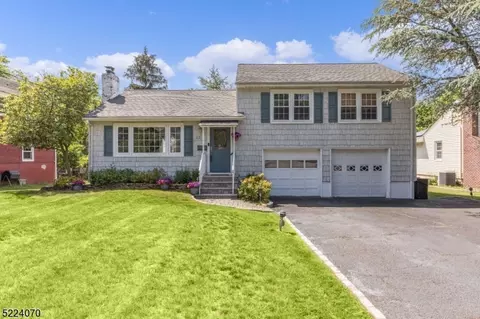 22 Kroy Ct, Cedar Grove, NJ 07009
