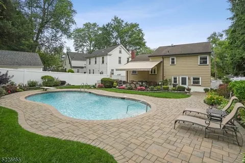 21 Sunset Dr, Millburn, NJ 07041