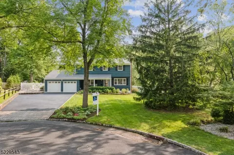 71 Balmoral Dr, Berkeley Heights, NJ 07922